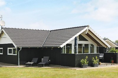 Hübsches Ferienhaus in Hadsund mit Sauna