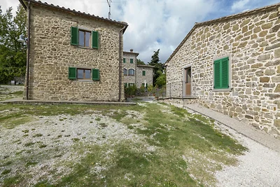 Agriturismo d'epoca con piscina, nei luoghi d...