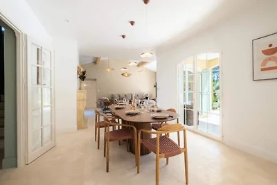 Villa in Roquefort mit Infinity-Pool