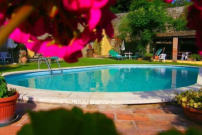 Glorious Holiday Home in Cortona with Swimmin...