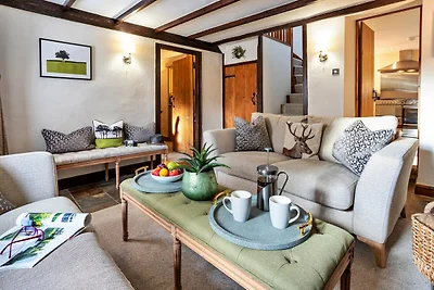 Ferienhaus mit 4 Schlafzimmern in Kirkby Lons...