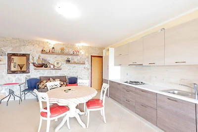Moderna casa vacanze a Mandre con barbecue