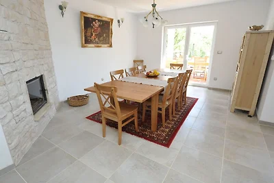 Luxuriöse Villa in Tijarica mit privatem Pool