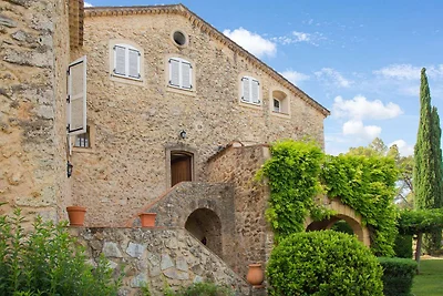 Apartment im Schloss in der Provence mit pool