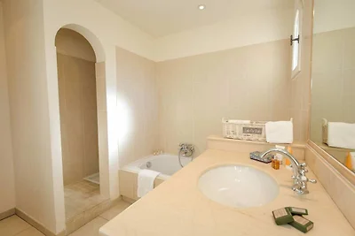 Saint-Endréol Flat Golf, spa e piscina-preced...