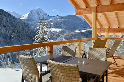 Chalet in den Alpen am Genfersee