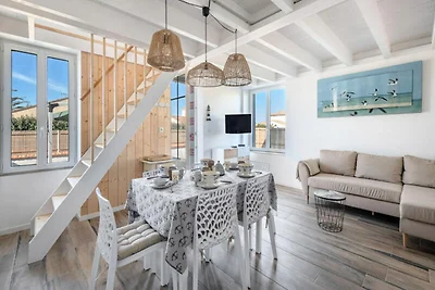 Huis vlakbij La Prée Beach met uitzicht op...