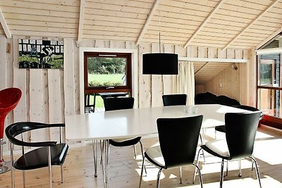 Ruhiges Cottage mit Whirlpool in Øster Assels