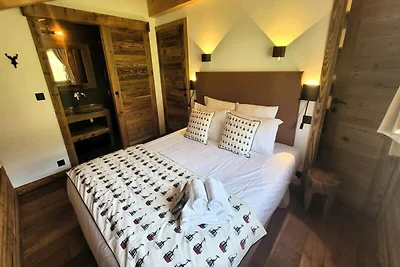 Chalet in Les Gets mit Pisten- und Seeblick