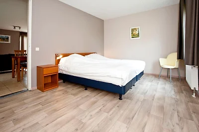 Charmantes Waldhaus, umgeben von einem Garten