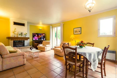 Casa Vacanze a Noves con Piscina