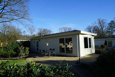 Fijn chalet op een vakantiepark, grenzend aan...