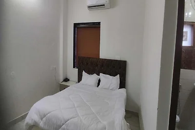 Hotel O Sector 52 Chandigarh