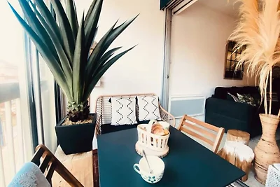 Wohnung in Grau du Roi am Strand