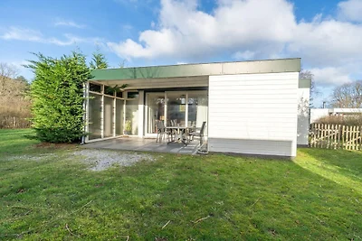 Geschmackvoll eingerichteter freistehender Bu...