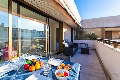 DEL562 Luxuswohnung mit herrlicher Aussicht