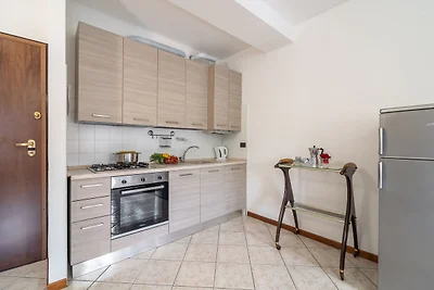 Spaziosa casa vacanze a Verbania con balcone