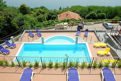 Moderne Ferienwohnung mit Pool in Oggebbio