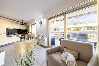 Apartment mit Terrasse und Meerblick, 2 Minut...