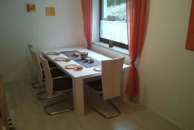 Ferienwohnung in Vöhl mit Schwimmbecken