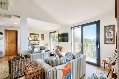 Villa mit Pool und Meerblick an der Côte...