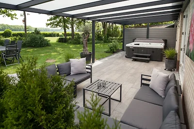 Ferienhaus mit Jacuzzi