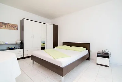 Appartamento monolocale con terrazzo vista...