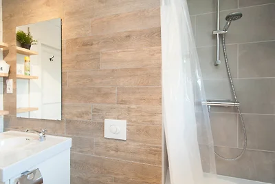 Modernes Ferienhaus mit nach Südwesten ausger...