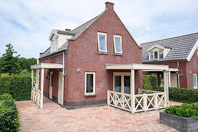 Vakantiehuis aan het water met visvlonder