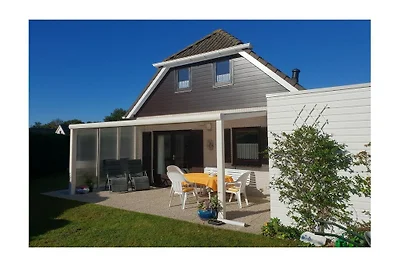 Holiday house in Ouddorp with Swimming Pool