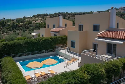 Villa in Adelianos Kampos mit Privatpool