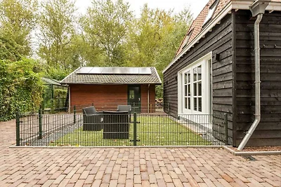 Schönes Ferienhaus in Poortugaal mit Garten