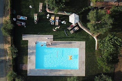 Komfortables Ferienhaus in Pistoia mit Pool