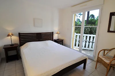 Villa mit einem Kamin 2 km. aus dem Meer