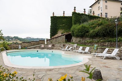 Rustikale Villa in Ovada mit Swimmingpool