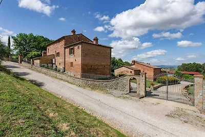 Provinzielle Villa in Cortona mit Pool