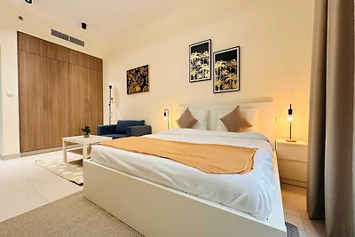 Ampio monolocale al JLT |parcheggio gratuito