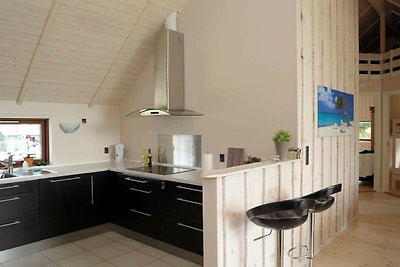 Elegantes Ferienhaus in Seeland mit Whirlpool