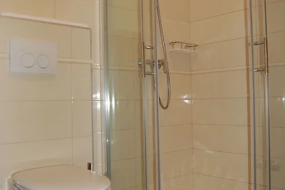 Geräumige Ferienwohnung mit Innenhof in Veli...