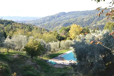 Modernes Ferienhaus in Pescia, Toskana mit...