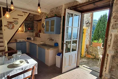 Schönes Doppelhaus aus Stein
