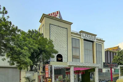 Super Townhouse OAK Hotel C Pearls