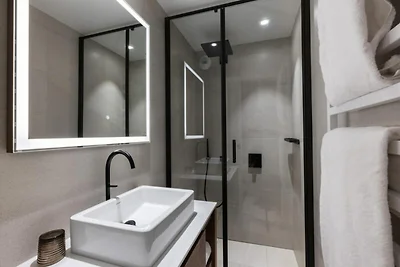 Nuovo appartamento con accesso diretto alle p...