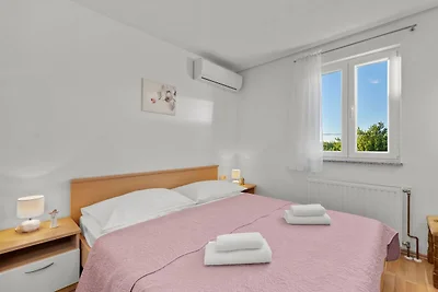 Holiday Home Marija - Three Bedroom Holiday H...