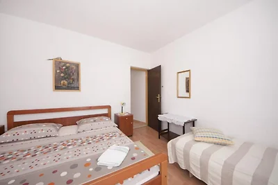 Apartments Mira -One Bedroom Apartment with T...