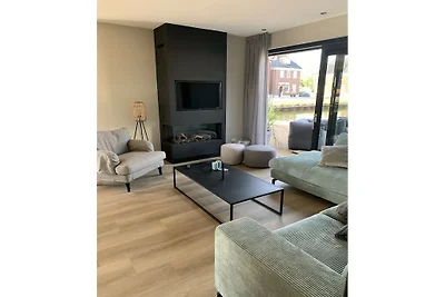 Am Wasser in Friesland (NI)