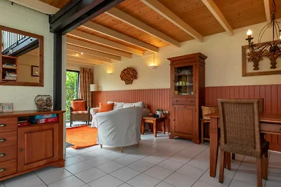 Attraktives Ferienhaus mit Gemeinschaftspool