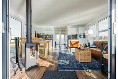 Helle Basis mit Zugang zur Küste