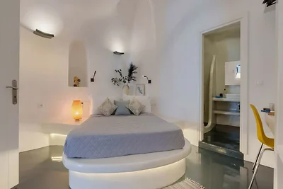 Fira Retreat con vista mare