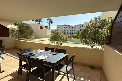 Appartement met terras en toegang tot het...